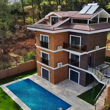 Villa Detached W/ Private Pool