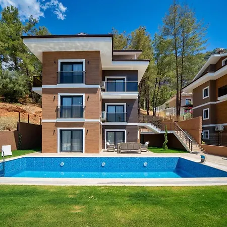 Villa Detached W/ Private Pool