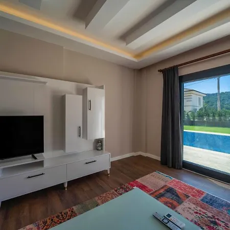 Villa Detached W/ Private Pool