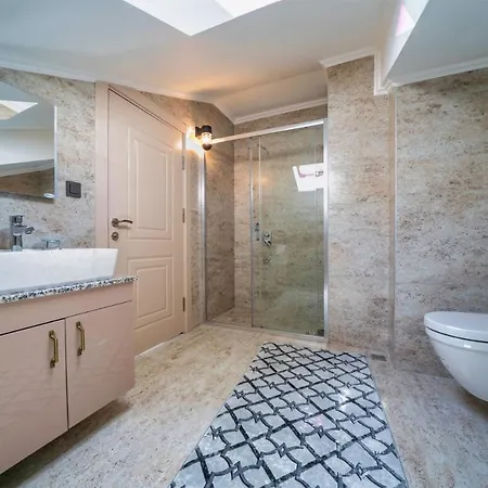 Detached W/ Private Pool