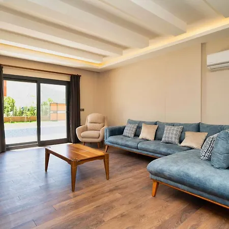 Detached W/ Private Pool Villa