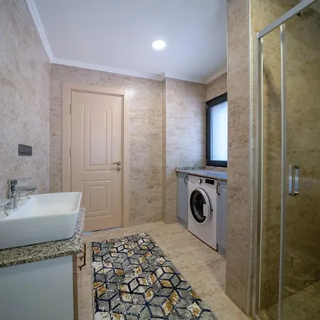 Detached W/ Private Pool