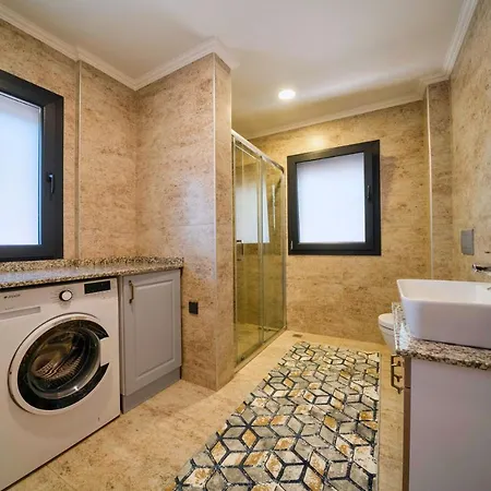 Villa Detached W/ Private Pool
